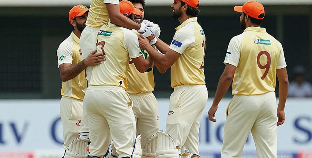 ১৬তম ওভার: যে ছয় বলে ফাইনালের ভাগ্য আগেই লেখা ছিল